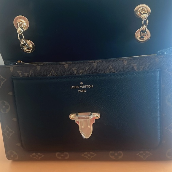 Louis Vuitton Victoire Monogram - Picture 5 of 6